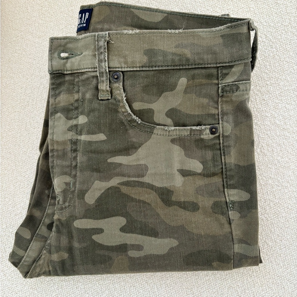 GAP Mid-Rise true Skinny Ankle Jeans in Camo